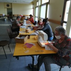 Un atelier de confection de masques